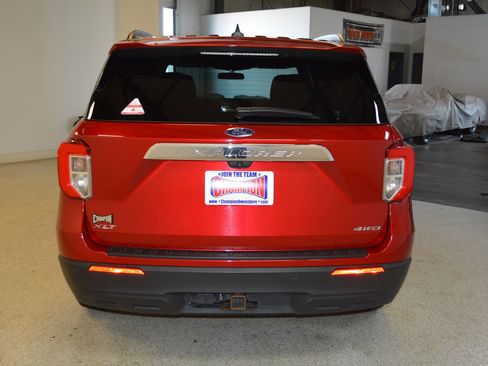 Used 2021 Ford Explorer XLT w/ Class III Trailer Tow Package AWD/4WD image 4