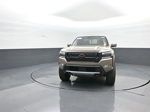 Used 2022 Nissan Frontier PRO-4X AWD/4WD image 3