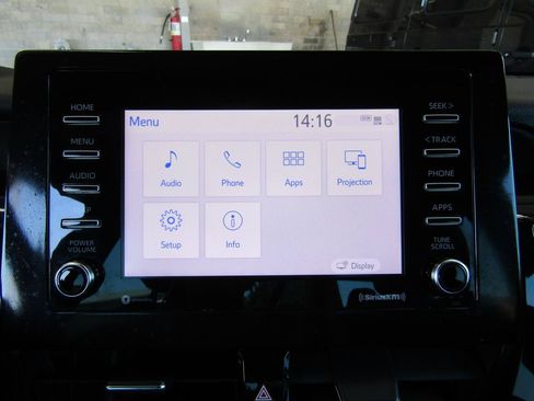 Used 2021 Toyota Camry SE FWD image 16