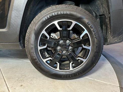 Used 2023 Jeep Renegade Trailhawk w/ Trailhawk Elite Group image 9