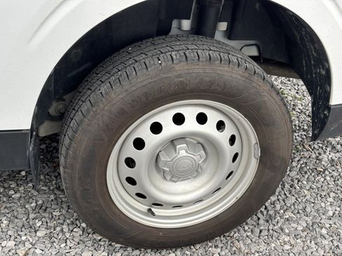 Used 2022 Ford Maverick XL image 5