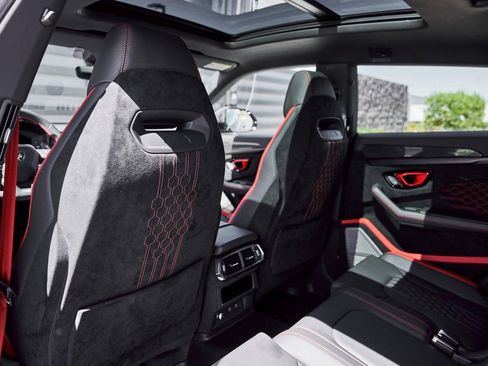 Used 2024 Lamborghini Urus Performante AWD/4WD image 49