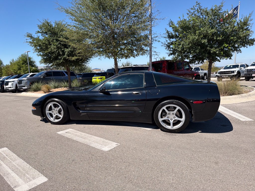Used 2000 Chevrolet Corvette Coupe w/ Roof Pkg RWD image 5