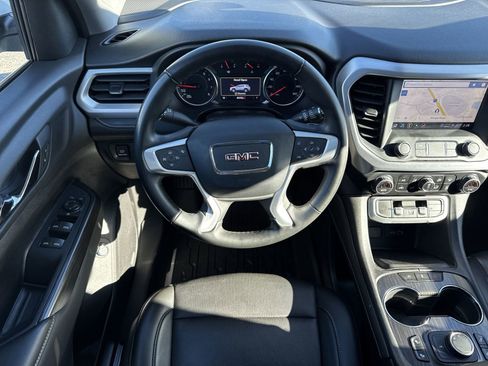 Used 2023 GMC Acadia SLT image 28
