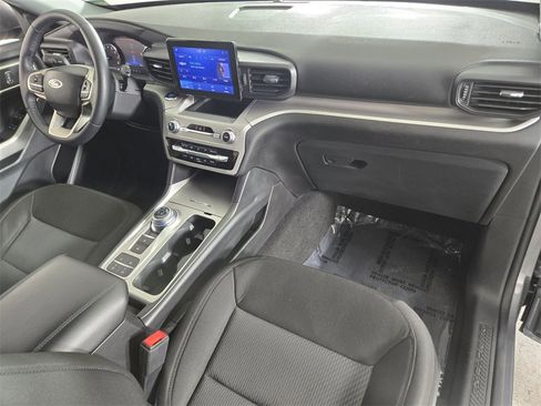 Used 2023 Ford Explorer XLT image 21