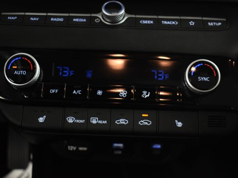 Used 2025 Hyundai Elantra SEL image 37