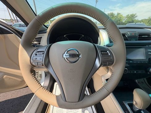 Used 2015 Nissan Altima 2.5 SV FWD image 14