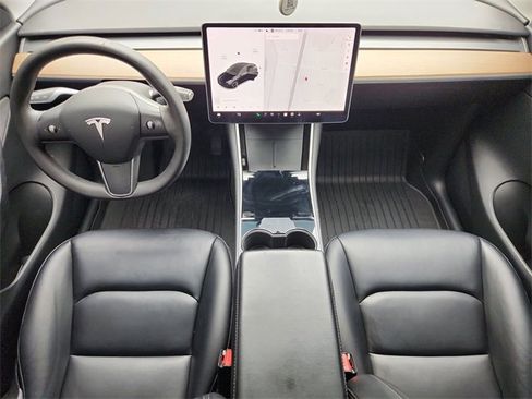 Used 2021 Tesla Model Y Long Range image 20