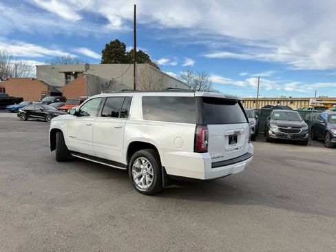 Used 2017 GMC Yukon XL SLT w/ Open Road Package image 4