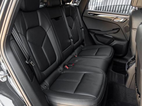 Certified 2026 Porsche Macan AWD/4WD image 41