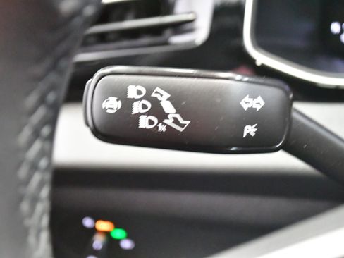 Used 2025 Volkswagen Jetta Sport FWD image 21