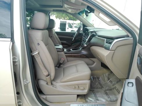 Used 2016 Chevrolet Suburban LT RWD image 20