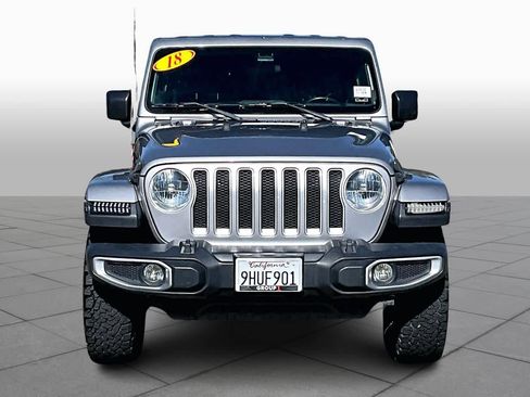 Used 2018 Jeep Wrangler Unlimited Sahara image 3