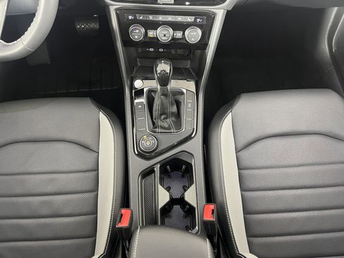 Used 2023 Volkswagen Taos SEL image 16