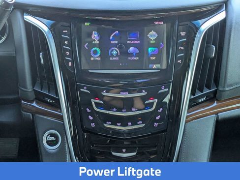 Used 2019 Cadillac Escalade 2WD image 30