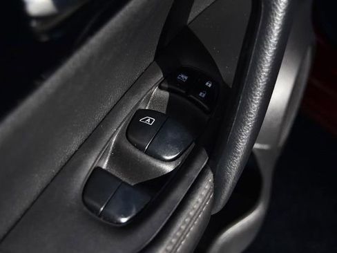 Used 2022 Nissan Rogue Sport SV image 8