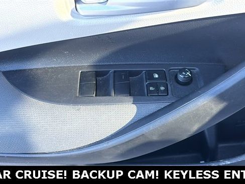 Used 2021 Toyota Corolla LE w/ Carpet Mat Package (TMS) image 7