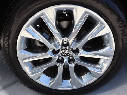 Used 2020 Toyota Highlander Limited FWD image 51
