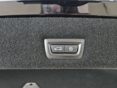 Used 2023 BMW i7 xDrive60 AWD/4WD image 31