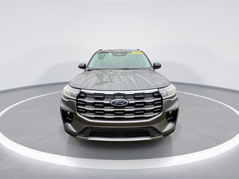New 2026 Ford Explorer Active w/ Active Comfort Package image 3