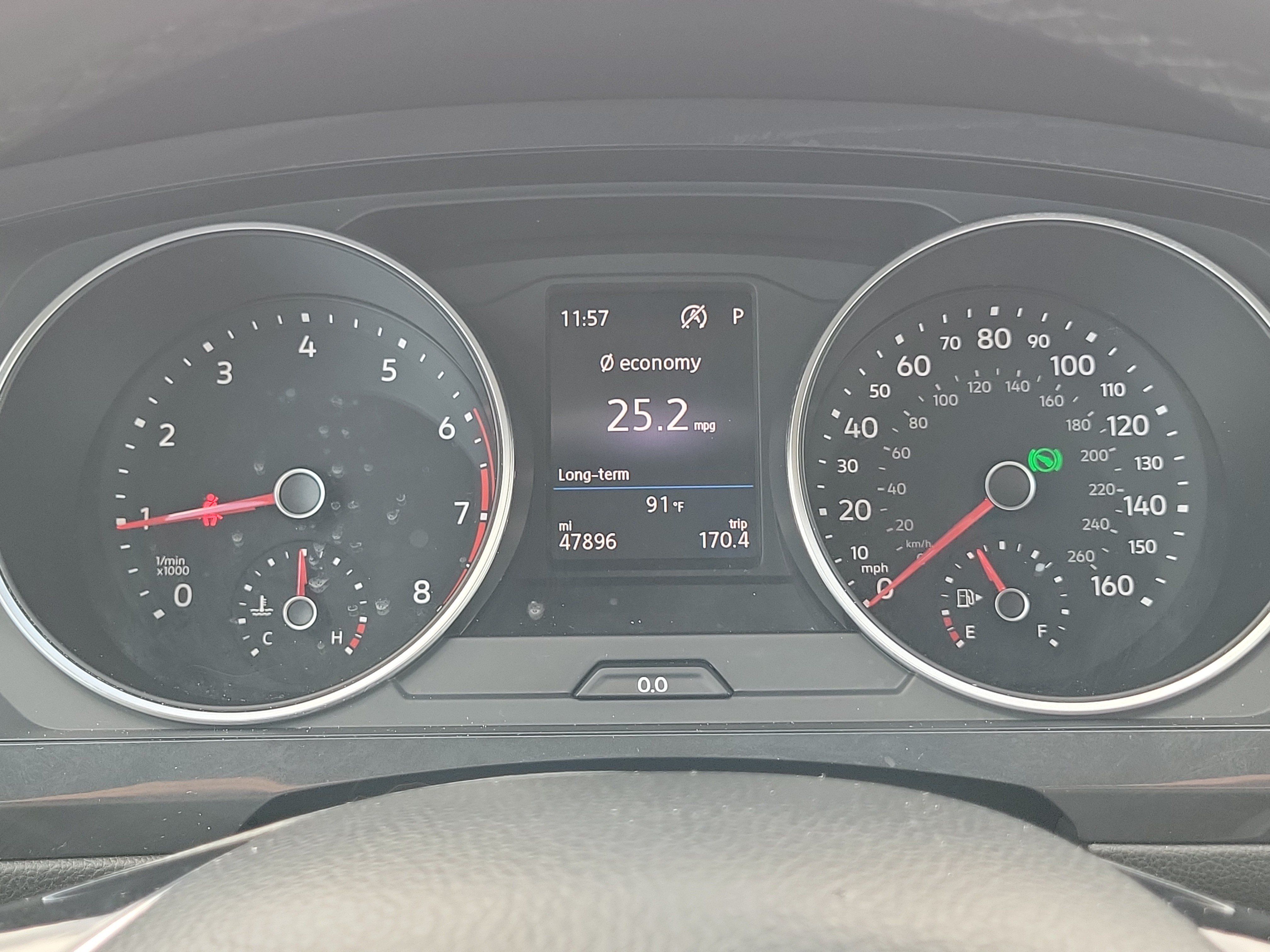 Used 2020 Volkswagen Tiguan SE w/ Panoramic Sunroof Package FWD image 26