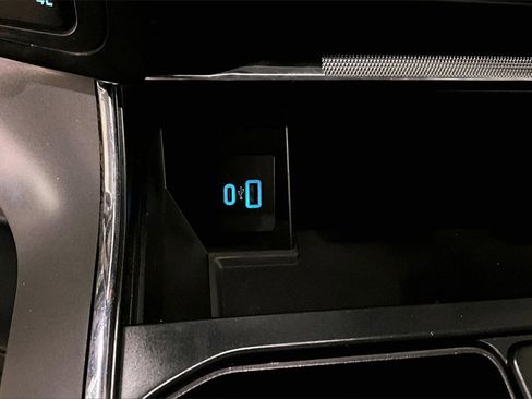 Used 2022 Ford F150 Lariat w/ FX4 Off-Road Package image 17