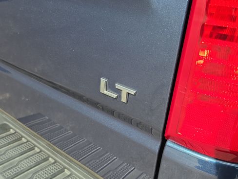 Used 2023 Chevrolet Silverado 1500 LT AWD/4WD image 6