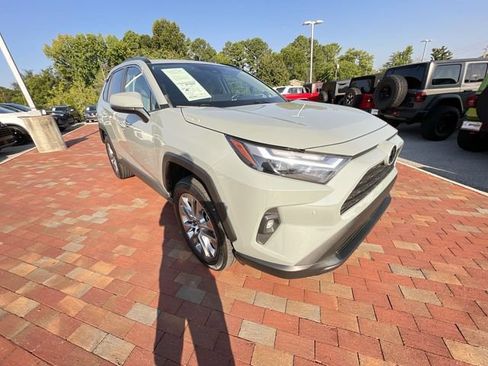 Used 2022 Toyota RAV4 XLE Premium FWD image 38