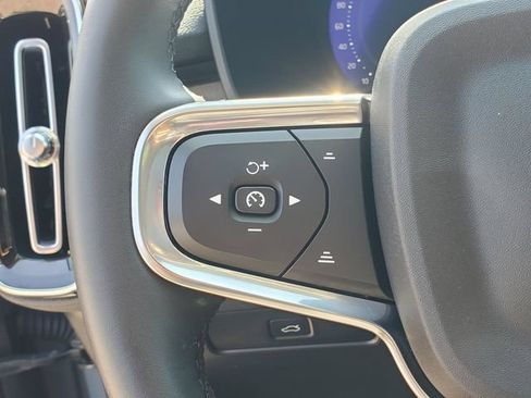 Certified 2023 Volvo XC40 B5 Plus w/ Driver Assist Package AWD/4WD image 19
