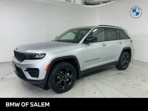 Used 2023 Jeep Grand Cherokee Altitude image 1