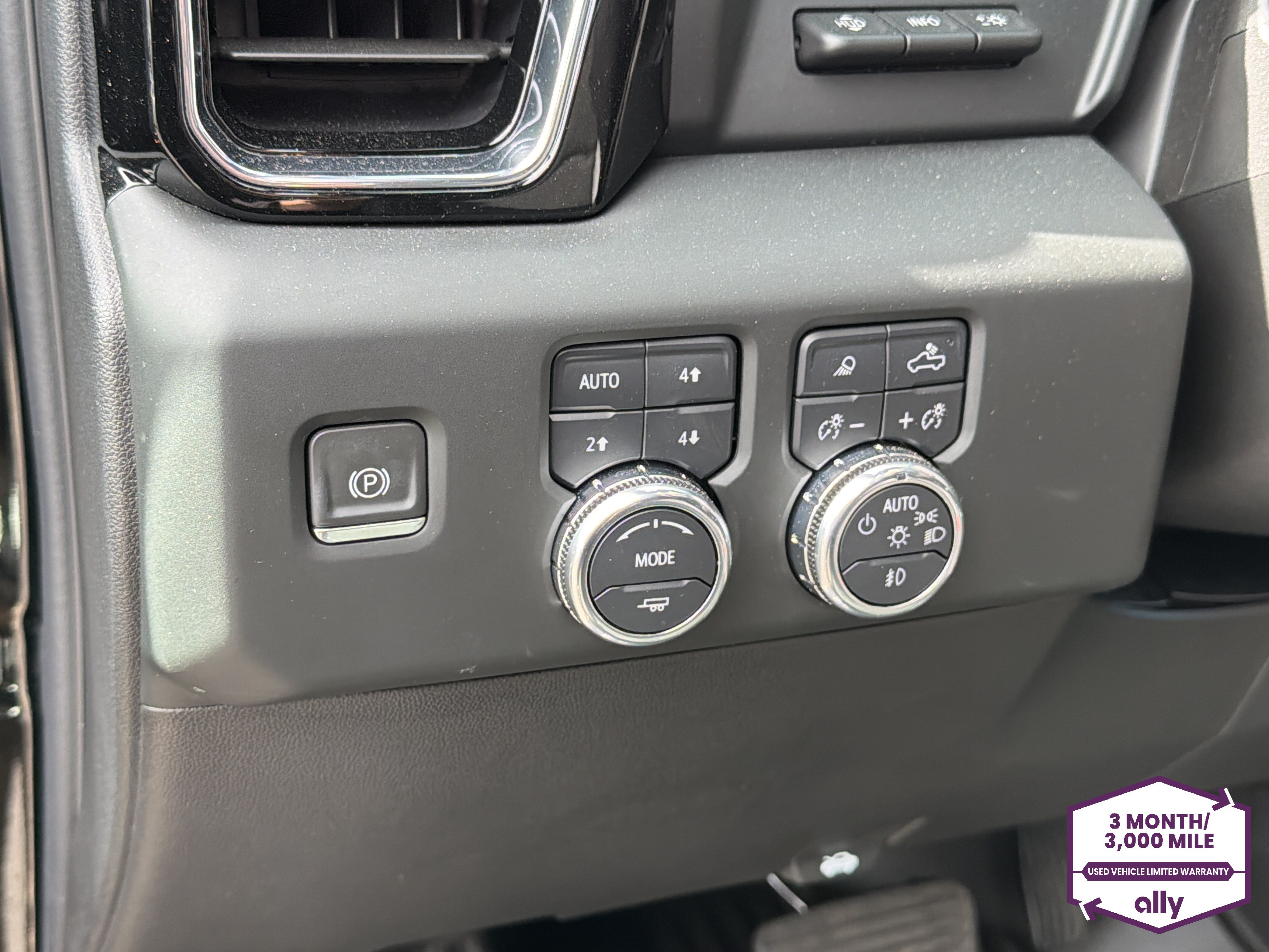 Used 2024 GMC Sierra 1500 Denali AWD/4WD image 15