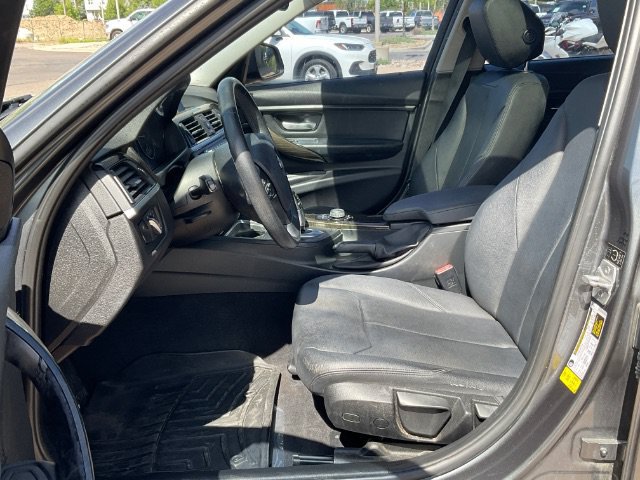 Used 2015 BMW 320i Sedan RWD image 10