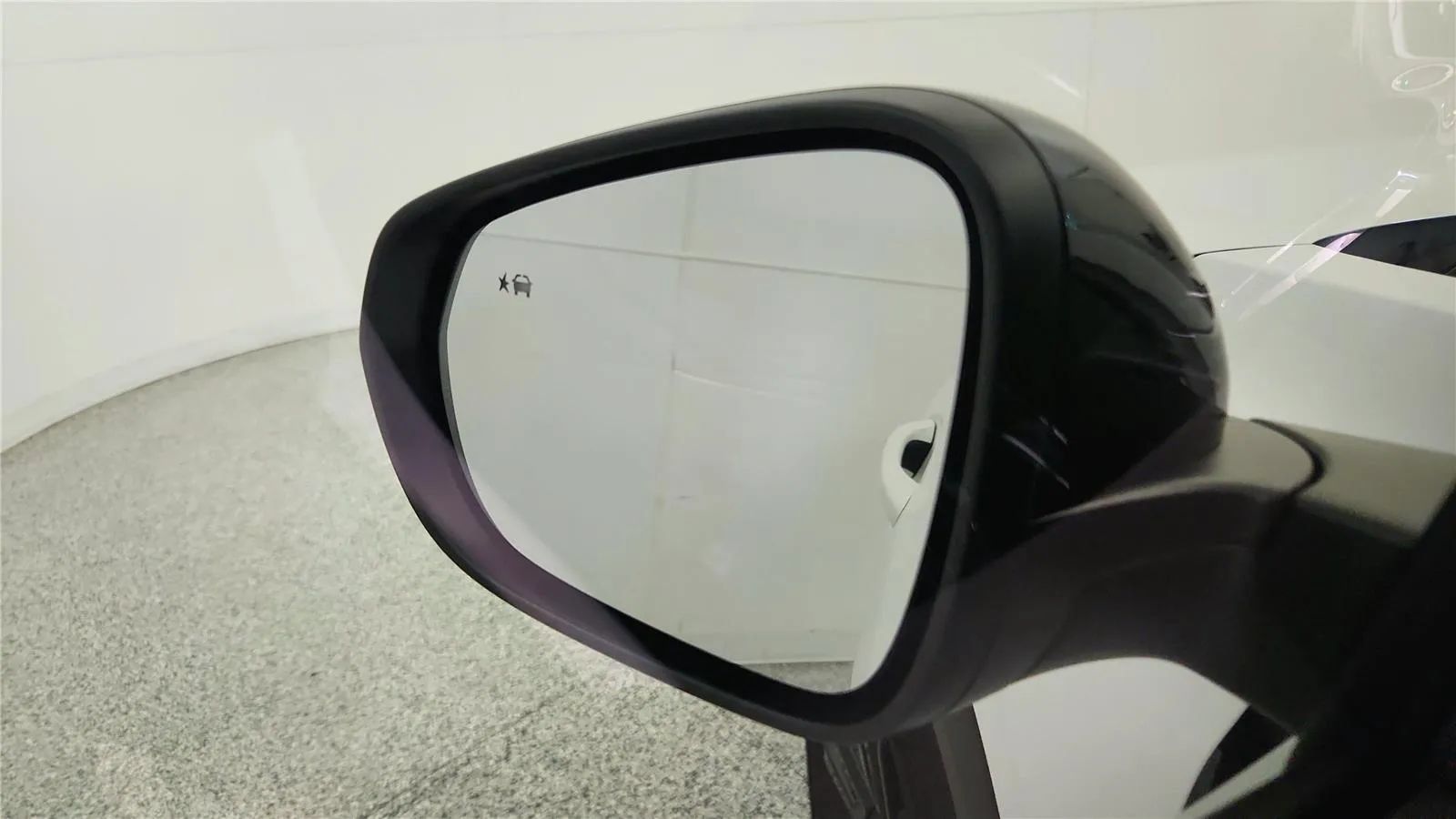 Used 2025 Chevrolet Trax ACTIV w/ Driver Confidence Package FWD image 24