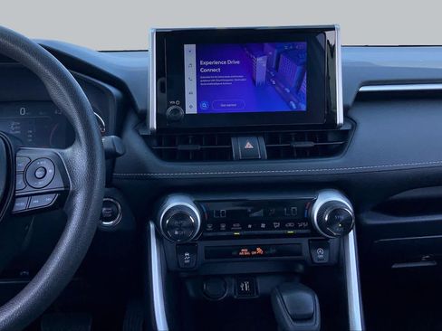 Used 2025 Toyota RAV4 XLE FWD image 7