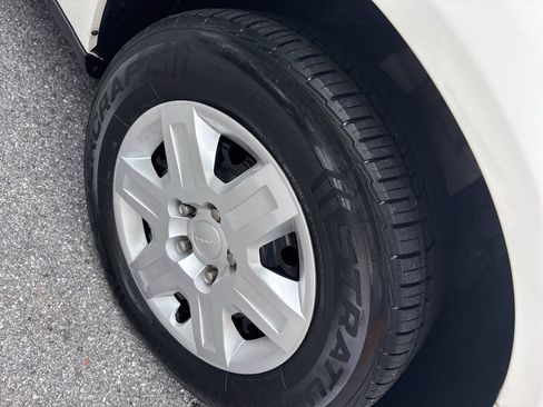 Used 2013 Dodge Grand Caravan American Value Package FWD image 5