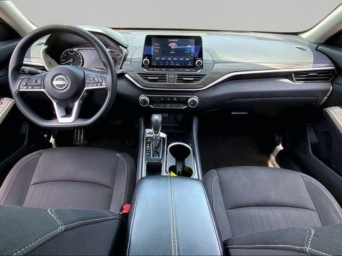 Used 2024 Nissan Altima 2.5 SV FWD image 7