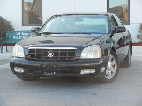 Used 2005 Cadillac De Ville DTS w/ Equipment Group image 3