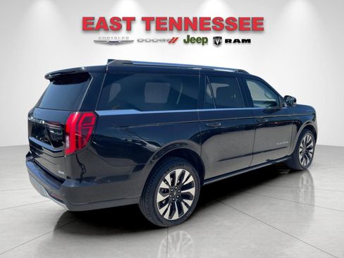 Used 2025 Ford Expedition Max Platinum w/ Driver's Package AWD/4WD image 3