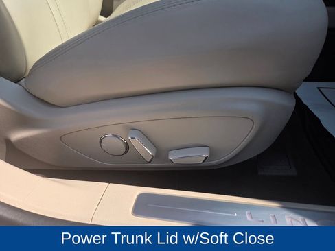 Used 2020 Lincoln MKZ AWD w/ Convenience Package image 40