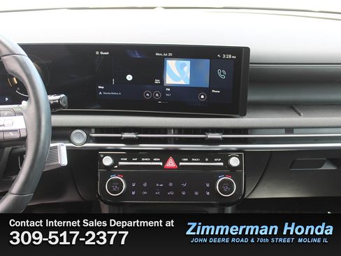 Used 2025 Hyundai Tucson Limited AWD/4WD image 16