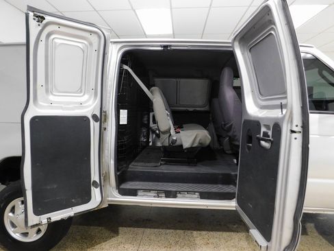 Used 2014 Ford E-250 and Econoline 250 w/ Power Group image 58