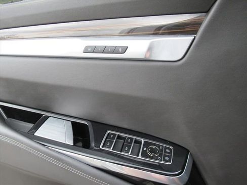 Certified 2025 Cadillac Escalade Premium Luxury w/ LPO, Radiant Package AWD/4WD image 21