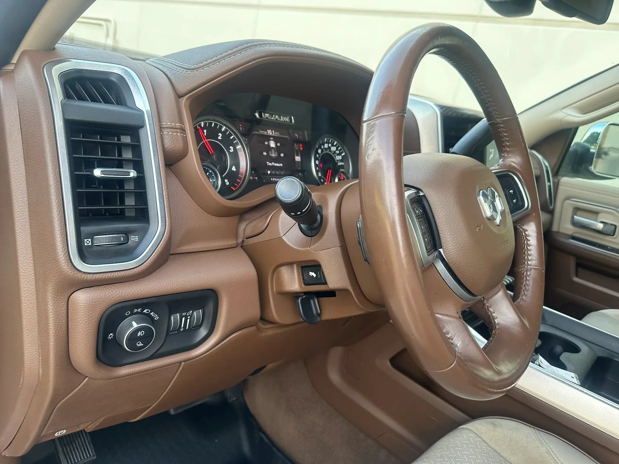 Used 2020 RAM 3500 Laramie AWD/4WD image 35
