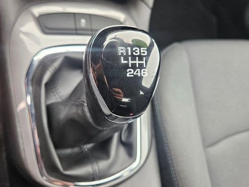 Used 2018 Chevrolet Cruze LT FWD image 2