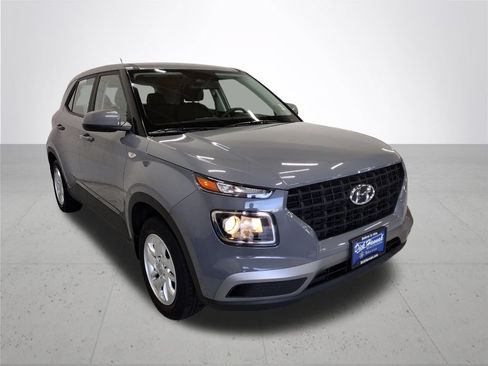 Certified 2023 Hyundai Venue SE FWD image 5