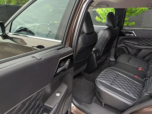 Used 2024 Mitsubishi Outlander SEL AWD/4WD image 27