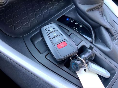 Used 2024 Toyota RAV4 XLE FWD image 14