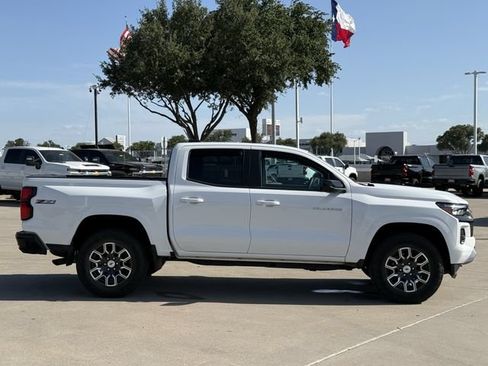 Used 2024 Chevrolet Colorado Z71 w/ Safety Package AWD/4WD image 4