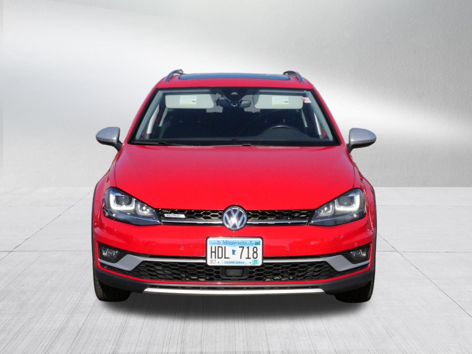 Used 2017 Volkswagen Golf Alltrack SEL AWD/4WD image 2
