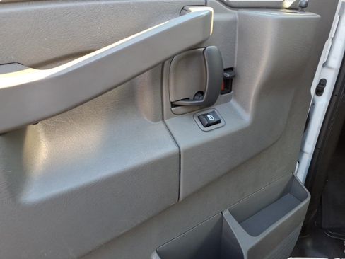 Used 2025 GMC Savana 3500 LT w/ LT Preferred Equipment Group RWD image 20